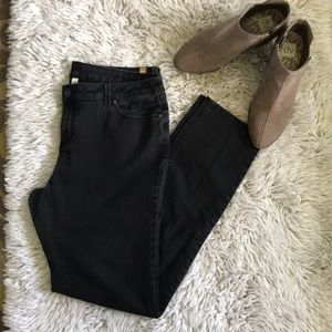 Black skinny jeans